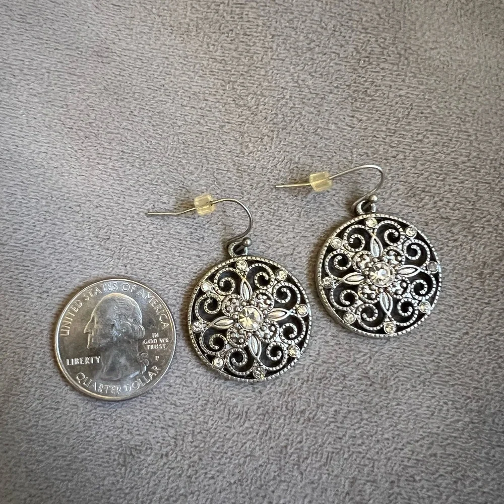 Lia Sophia “Memoir” Antiqued silver Earrings - Picture 4 of 4